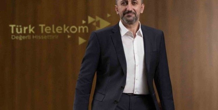Türk Telekom’un “Tablolar Konuşuyor Dijital Resim Sergisi” AKM’de açıldı
