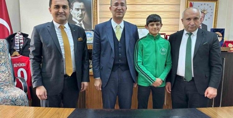 Başkan Büyüksu, Türkiye şampiyonu olan Bülent Düzen’i makamında ağırladı
