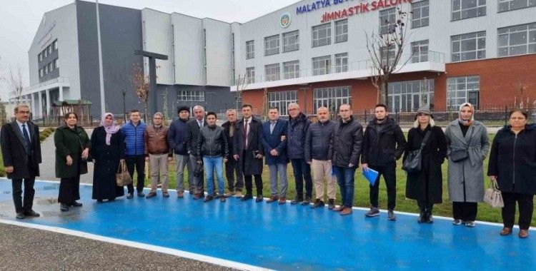 Büyükşehrin projeleri taktir topluyor
