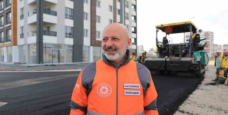 Başkan Çolakbayrakdar: "Kocasinanımızın her bir noktasını güzelleştiriyoruz"
