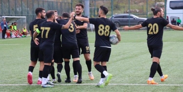 Yalovaspor kazanmaya devam ediyor