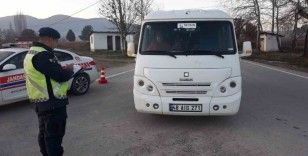 Emet jandarmasından okul servislerine denetim

