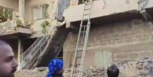Üzerine merdiven çöken inşaat işçisi hayatını kaybetti