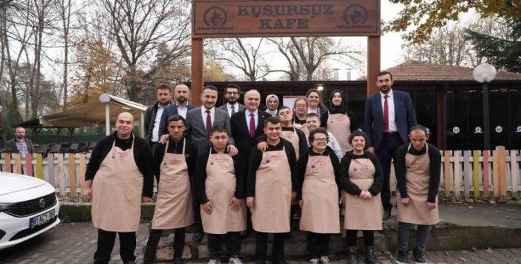Başkan Özlü, özel bireyler ile bir araya geldi
