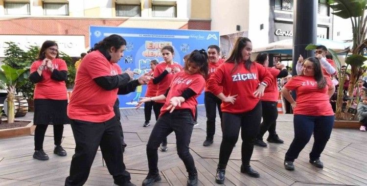 Engelsiz Yaşam Merkezi öğrencileri Mersinlileri kendilerine hayran bıraktı
