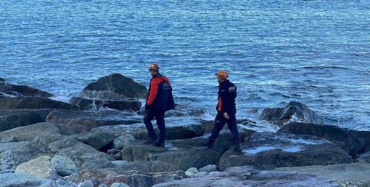 Dalgalar arasında kaybolan kadını arama çalışmaları 8. gününde sürüyor

