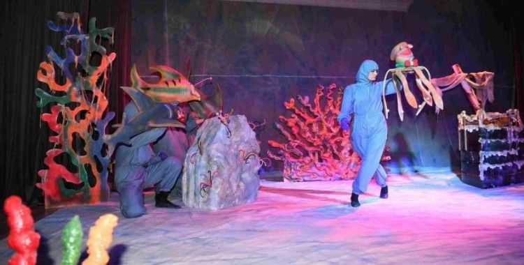 Konyaaltı’nda çocuklar “Hamsi Balığı ve Sihirli Çiçek”i çok sevdi
