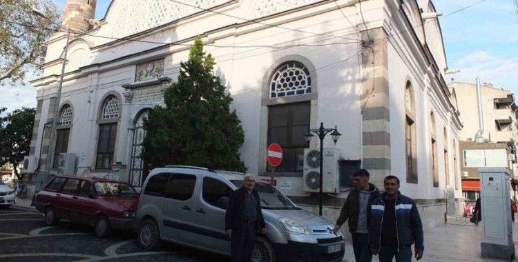 Burhaniye’de tarihi camiye hayırsever güzelliği
