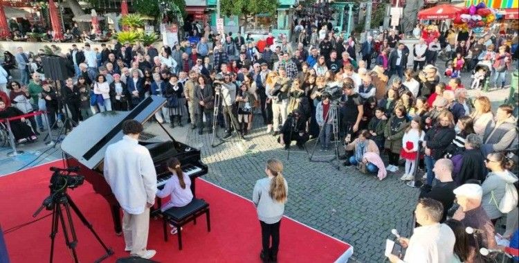Saat Kulesi ve Cam Piramit’te piyano şöleni
