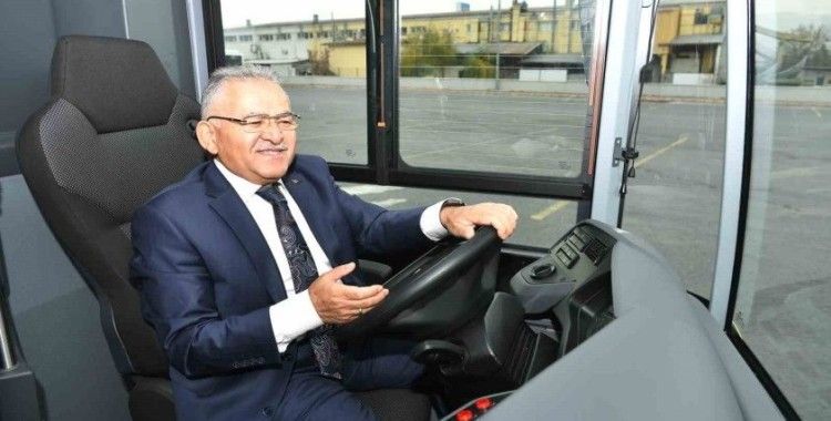 Başkan Büyükkılıç: "15 adet yeni elektrikli körüklü otobüslerimiz hayırlı olsun"
