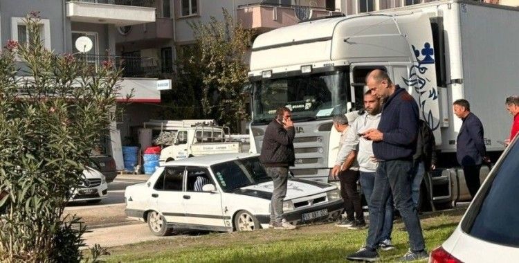 Milas’ta otomobil ile tır çarpıştı
