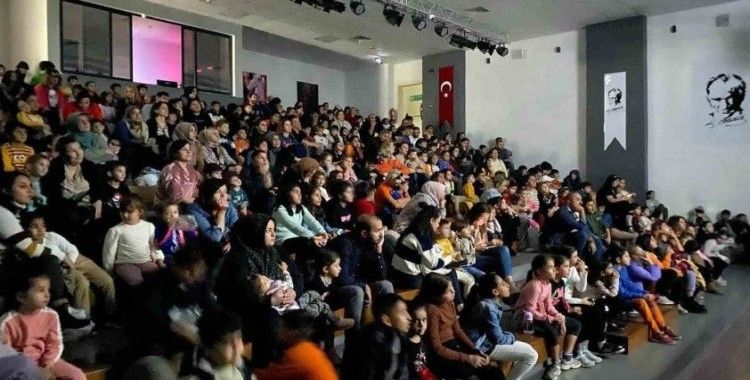 Didim’de çocuklar için sinema günleri devam ediyor
