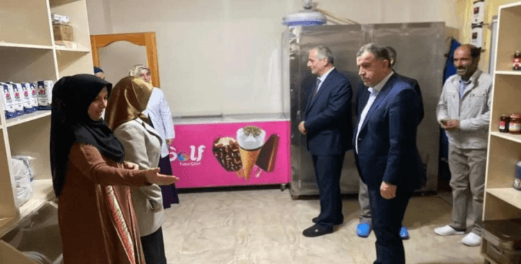 Vali Eldivan kız Kur'an kursu öğrencileriyle bir araya geldi