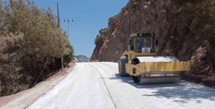 Marmaris’te dört mahallede 17 bin 584 yol yenilendi
