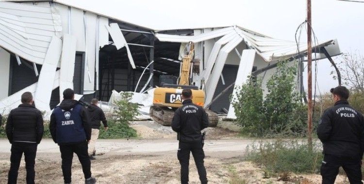 Nilüfer Çalı ve Tahtalı’da kaçak işyerleri yıkıldı
