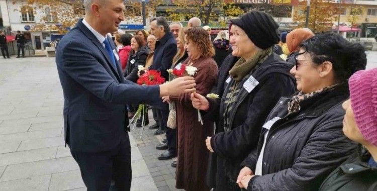 Gölcük’te kadınların seçme ve seçilme hakkı kutlandı

