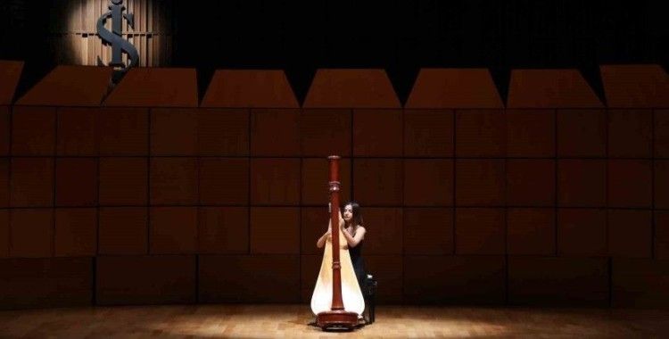 Parlayan Yıldızlar İş Sanat sahnesinde
