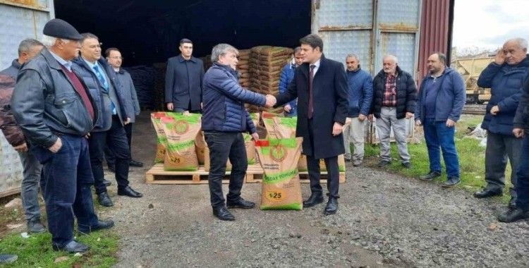 Çiftçilere yüzde elli hibe destekli 26 ton buğday tohumu dağıtıldı
