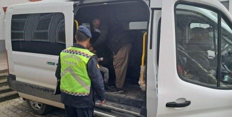 Çukurca’da kış lastiği ve okul servisleri denetlendi
