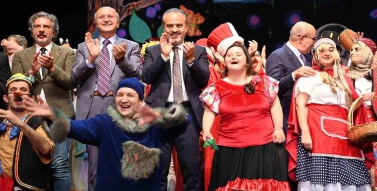 Bursa’da engeller sevgiyle aşılıyor
