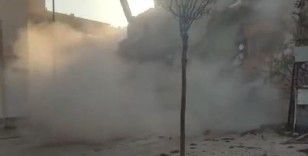 Elazığ’da 4 katlı bina tek dokunuşla yıkıldı
