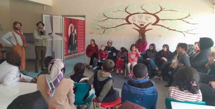 Karapınar’da "Çat Kapı Sınıf Tiyatrosu" öğrencilerle buluştu

