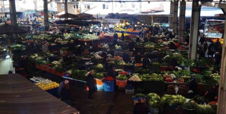 Halk pazarı ilgi görmedi
