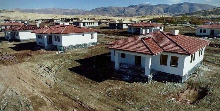 Doğanşehir’de köy evlerinin teslimine başlanıyor
