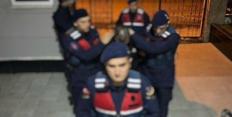 Hakkında 22 ayrı suçtan aranması bulunan şahıs yakayı ele verdi
