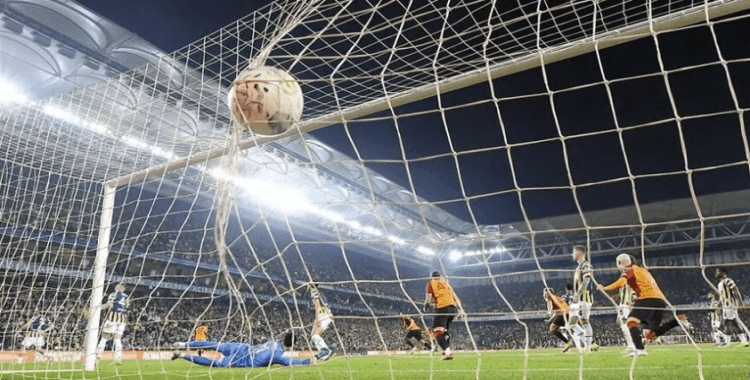 30 milyon euroluk transfer: 'Dünya devi' Fenerbahçe'nin yıldızı için İstanbul'a geliyor