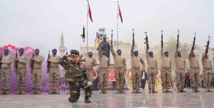 Komandoların gösterisi büyük beğeni topladı
