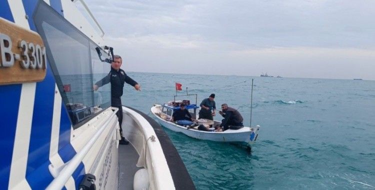 Mersin’de balıkçı teknelerine denetleme