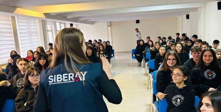Kütahya’da lise öğrencilerine siber güvenlik, teknoloji bağımlılığı ve yasa dışı bahis anlatıldı
