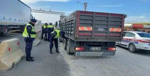Edirne jandarmasından kış lastiği denetimi
