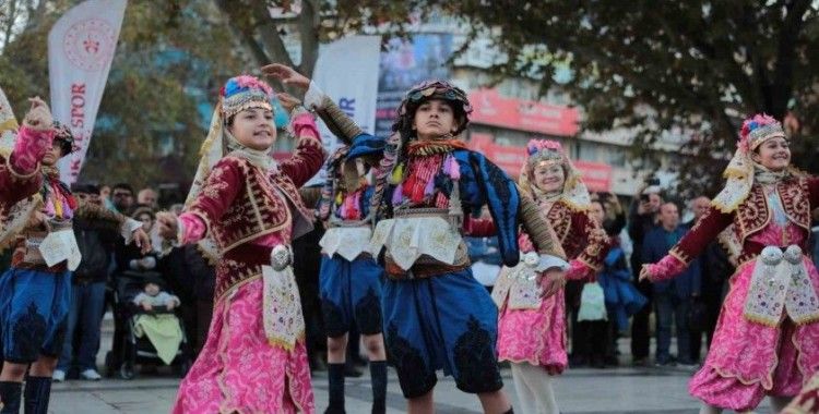 Türkiye’nin renkleri Denizli’de buluştu
