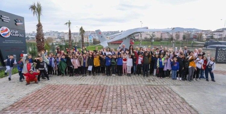 Sandıkçı: “Gençleri teknolojiyi tasarlayan, üreten ve geliştiren nesiller olarak yetiştiriyoruz”
