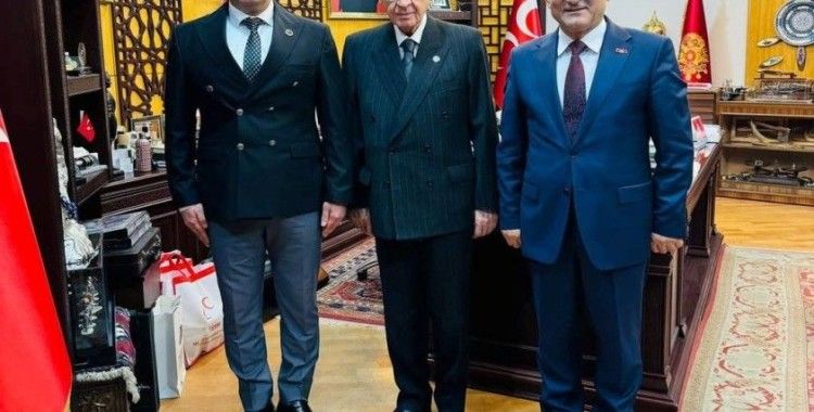 Kütahya Belediye Başkanı Alim Işık, aday adaylığı başvurusunu yaptı
