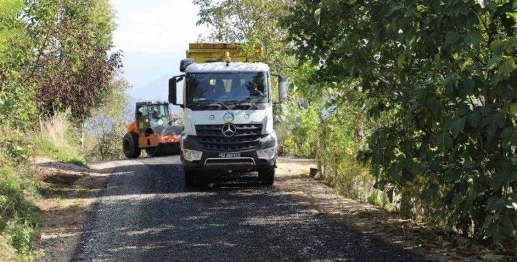 Ulubey’de 3 ayda 30 kilometre yol asfaltlandı
