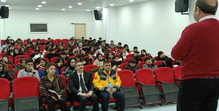 Bingöl’de öğretmen ve öğrencilere ilk yardım semineri
