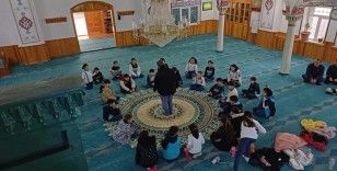 İlkokul öğrencileri camiyi gezdi
