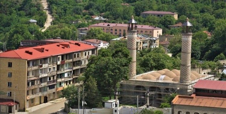 Azerbaycan’da erken cumhurbaşkanı seçiminde Karabağ’daki 20 bin seçmen de oy kullanacak