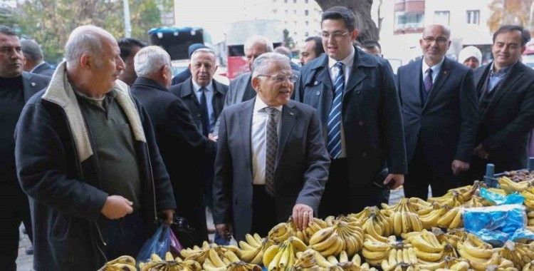 Başkan Büyükkılıç’tan ‘pazar yeri’ ziyareti
