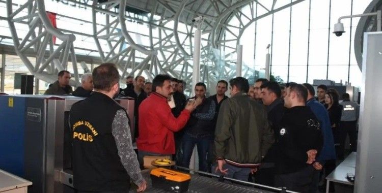 Havalimanı polislerine ve güvenlik görevlilerine eğitim
