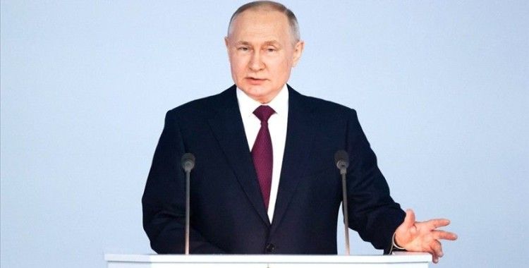 Putin, Rusya'daki devlet başkanı seçiminde aday olacağını ilan etti