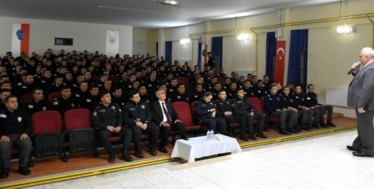 Polis adaylarına konferans verildi
