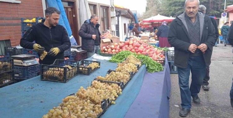 Eskişehir’de üzüm pazar tezgâhlarına veda ediyor
