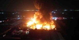 Kocaeli’de fabrikada çıkan yangın böyle görüntülendi
