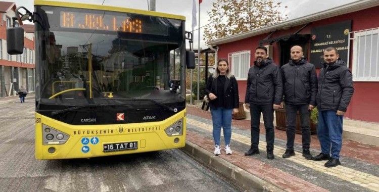 (Özel) Mahalleye 5 yıl sonra gelen otobüsü böyle karşıladılar
