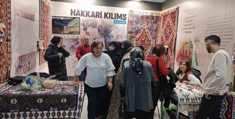 Çukurca kilimleri İstanbul’da sergilendi
