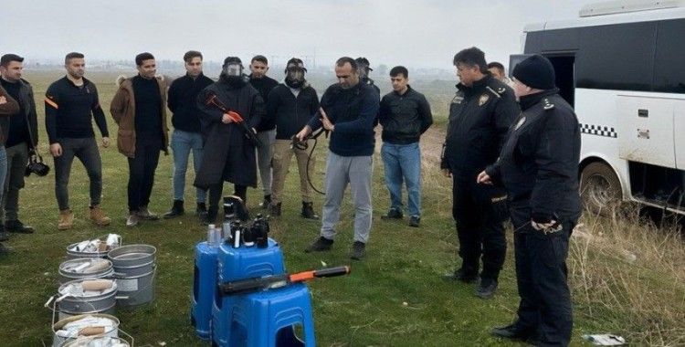 Muş’ta göz yaşartıcı gazlar ve gaz maskelerinin kullanım kursu verildi
